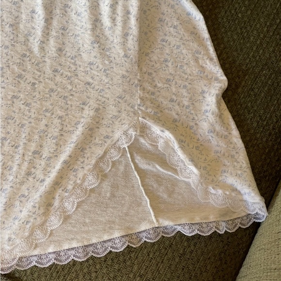 CHRISTIAN DIOR Oh-So-Soft Blue & White Cottagecore Nightgown EUC Size S ? - Picture 8 of 8